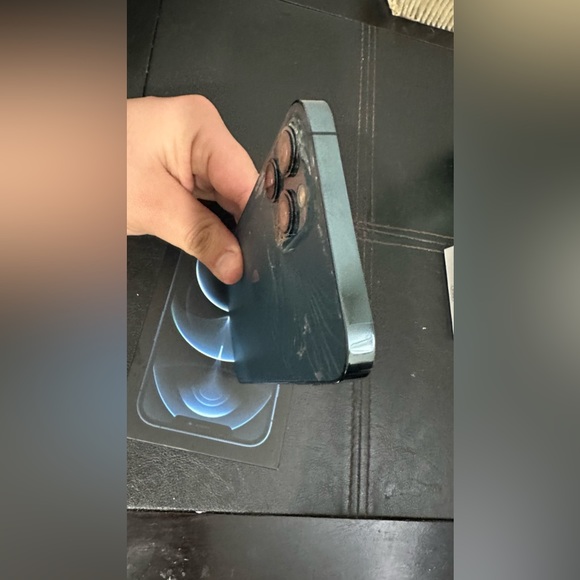 iPhone 12 Pro Max - Picture 7 of 11